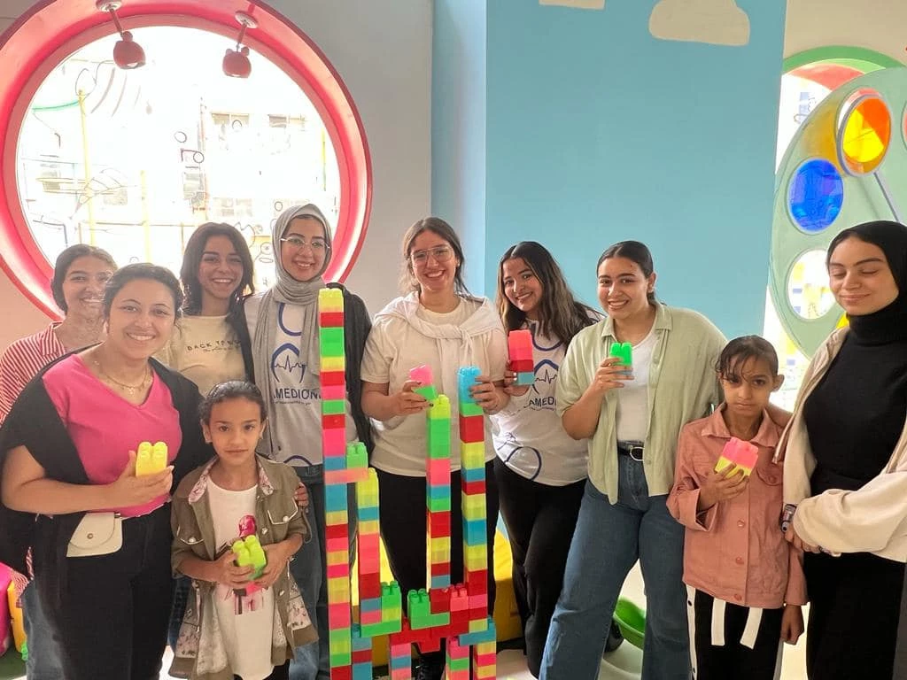AlaMedicine club students visit the Hospital of Childrens Cancer  in Burj Al Arab.5
