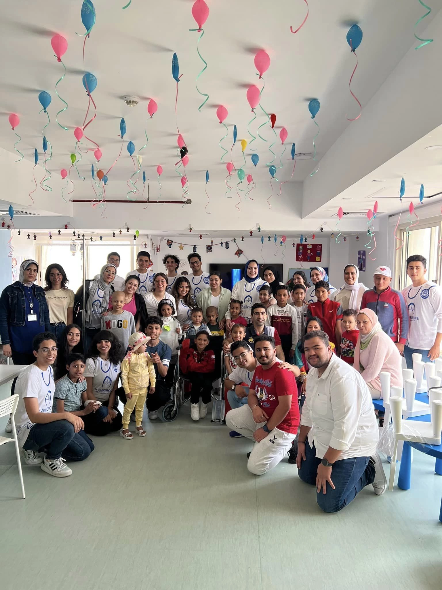 AlaMedicine club students visit the Hospital of Childrens Cancer  in Burj Al Arab.2