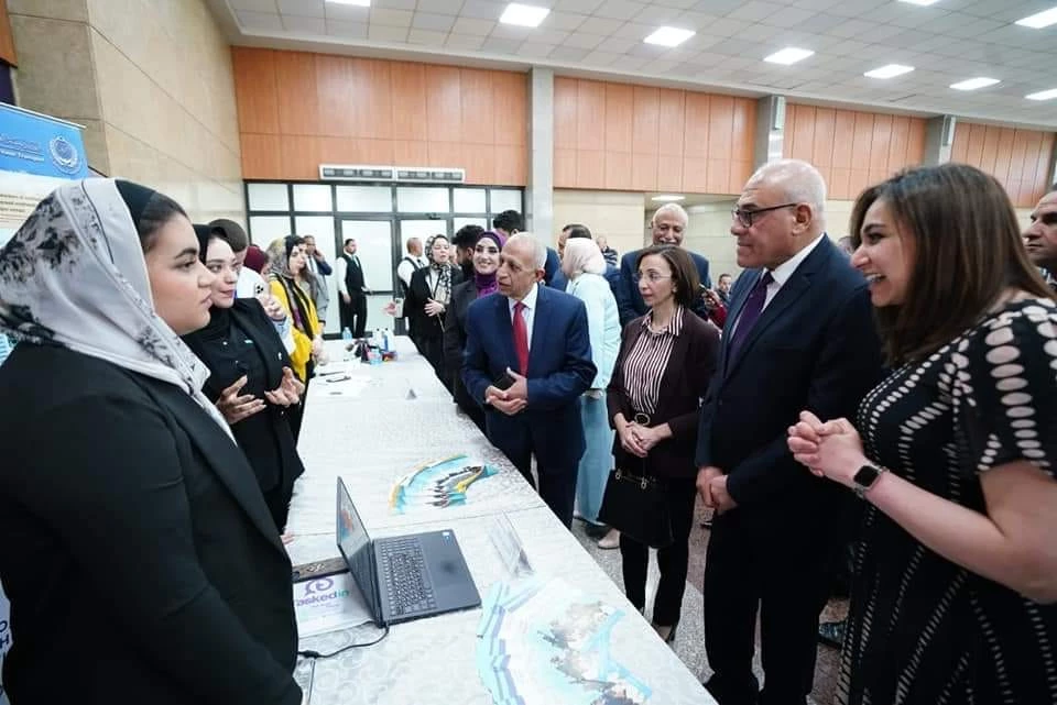 شاركة كلية تكنولوجيا المصايد والاستزراع المائي بالأكاديمية العربية للعلوم والتكنولوجيا والنقل البحري في فعاليات مجلس الاكاديميه الاستشاري للصناعه بالمقر الرئيسي بأبي قير