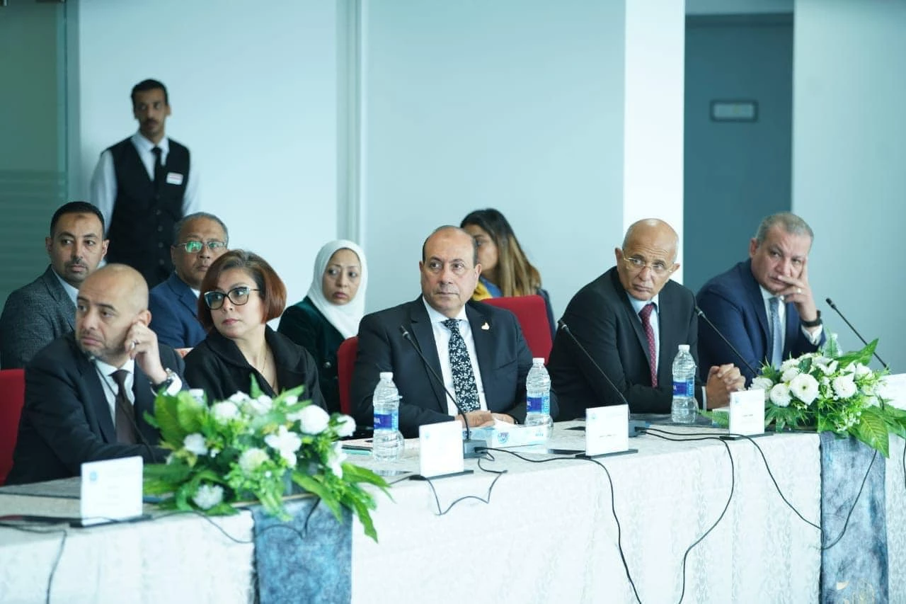 In line with its commitment to continuous development of educational services and bridging the gap between education and the demands of the job market and industry, Dr. Ismail Abdul Ghaffar, President of the Arab Academy for Science, Technology, and Maritime Transport, participates in the Industry Advisory Council Meeting at the College of Engineering and Technology in the Academy's Smart Village campus.7