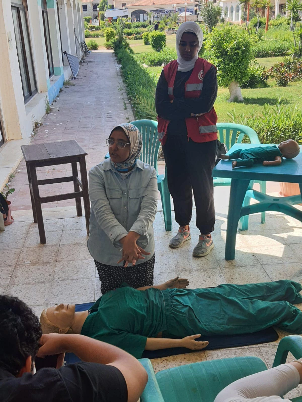 The second group of medicine students trained in first aid.3