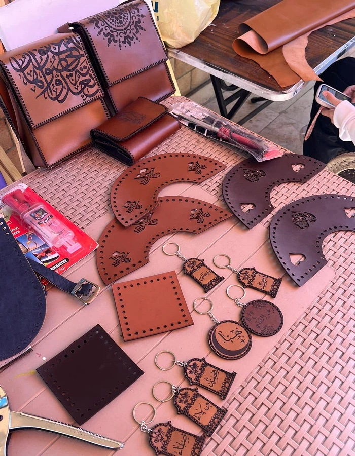 The Department of Cultural and Social Activities in Miami organized a natural leather crafts workshop Date: 3/19/202414