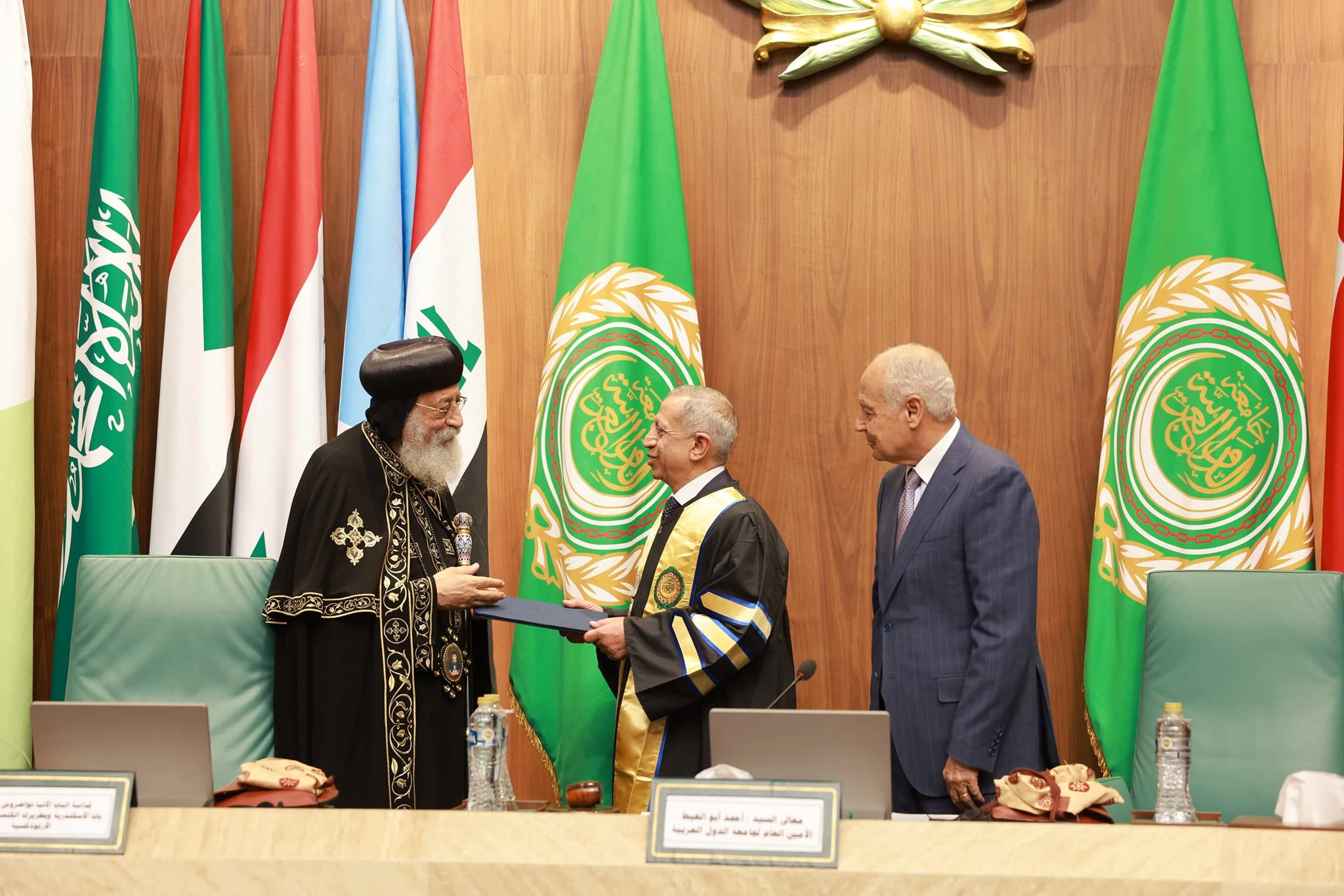 الأكاديمية العربية تمنح قداسة البابا تواضروس الثاني درجة الدكتوراه الفخرية تقديرا لجهوده في خدمة السلام والإنسانية