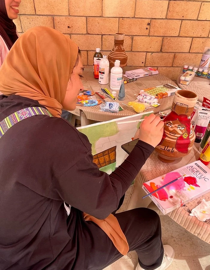 The Department of Cultural and Social Activities in Miami organized a pottery painting workshop today, Tuesday, April 23, 20242