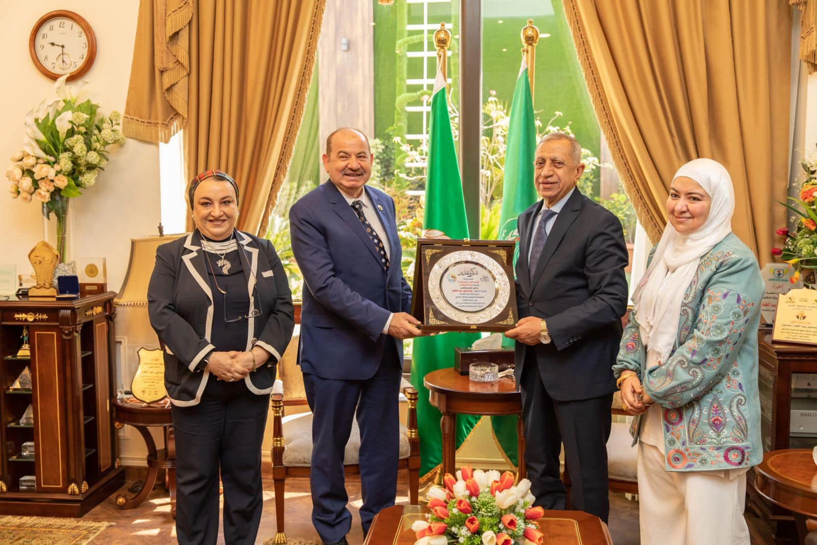 Honoring the President of the Academy for sponsoring the conference on the sustainability of the national industry in the field of water and sanitation services.2