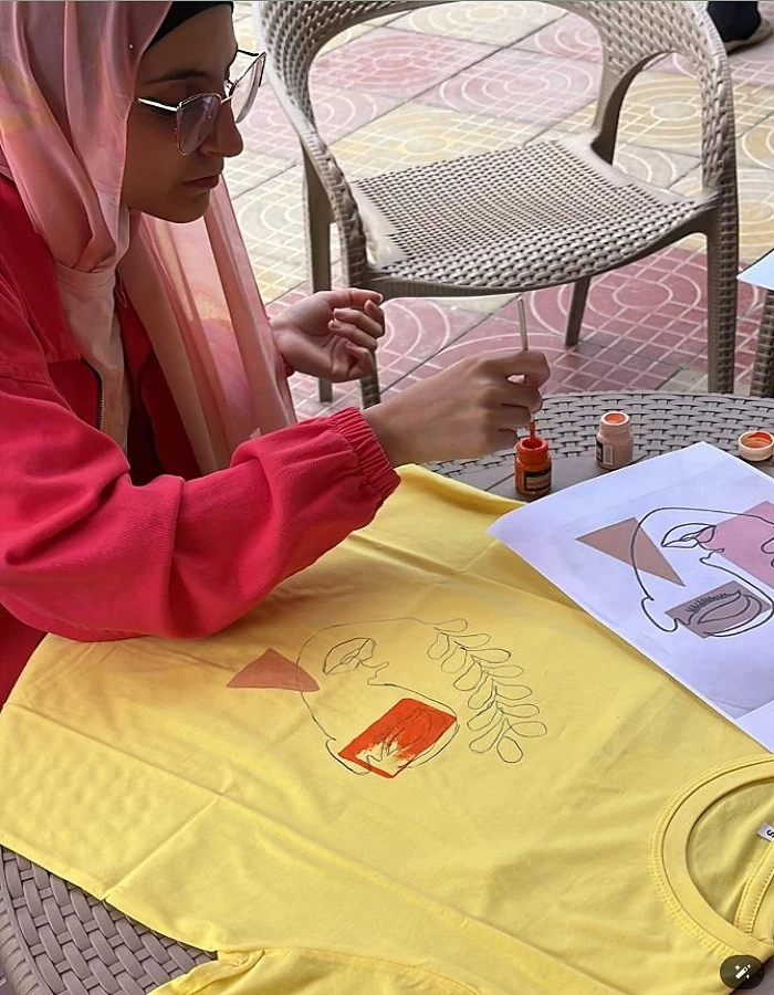 The Department of Cultural and Social Activity in Miami organized a canvas painting workshop on Wednesday, May 8, 2024.19