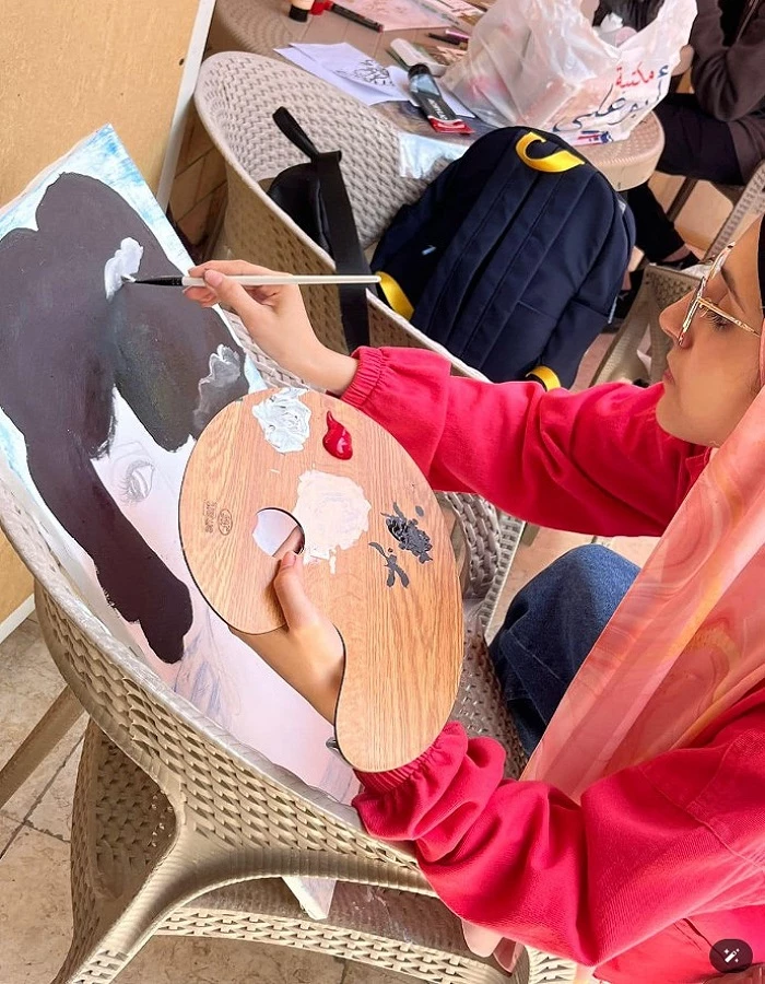 The Department of Cultural and Social Activity in Miami organized a canvas painting workshop on Wednesday, May 8, 2024.8
