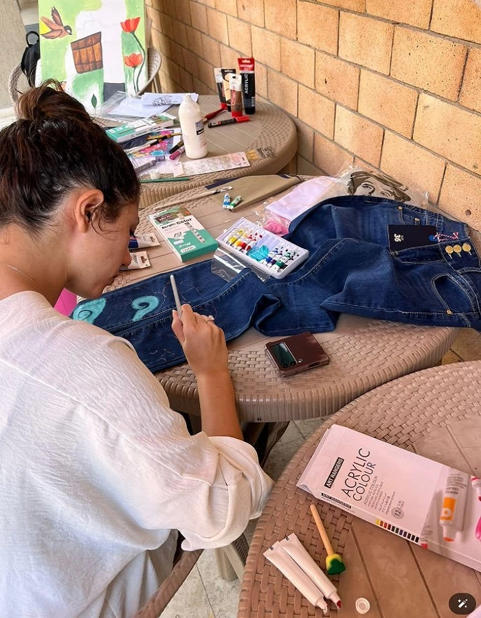 The Department of Cultural and Social Activity in Miami organized a canvas painting workshop on Wednesday, May 8, 2024.3