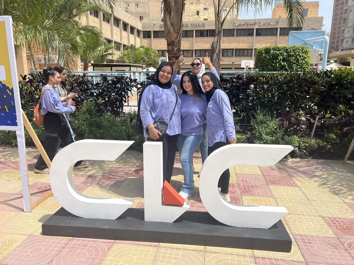 The Department of Cultural and Social Activity in Miami organized PHOTO DAY at the end of the semester for students of the Faculties of Management, Language, and Media on: 5/26/20245