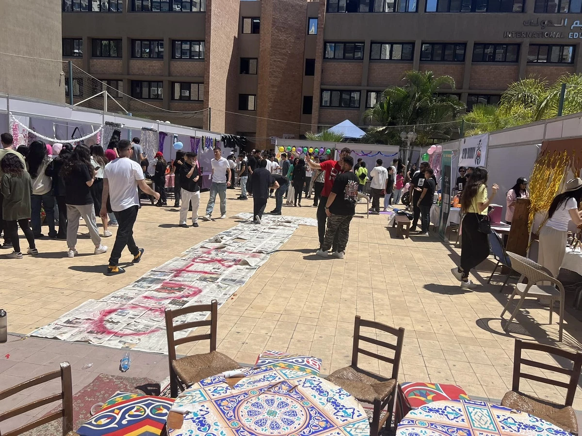 The Department of Cultural and Social Activities in Miami, in cooperation with the Head of the Marketing Department, organized a celebration on the occasion of the conclusion of the presentation of student projects in the department, with the participation of Professor Dr. Head of the Marketing Department, on: 5/29/2024.16