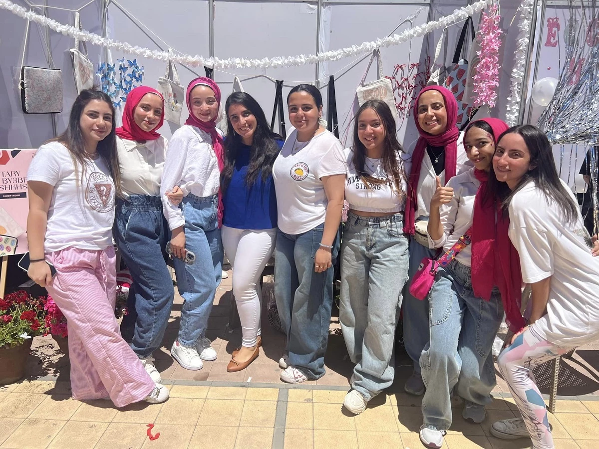 The Department of Cultural and Social Activities in Miami, in cooperation with the Head of the Marketing Department, organized a celebration on the occasion of the conclusion of the presentation of student projects in the department, with the participation of Professor Dr. Head of the Marketing Department, on: 5/29/2024.8