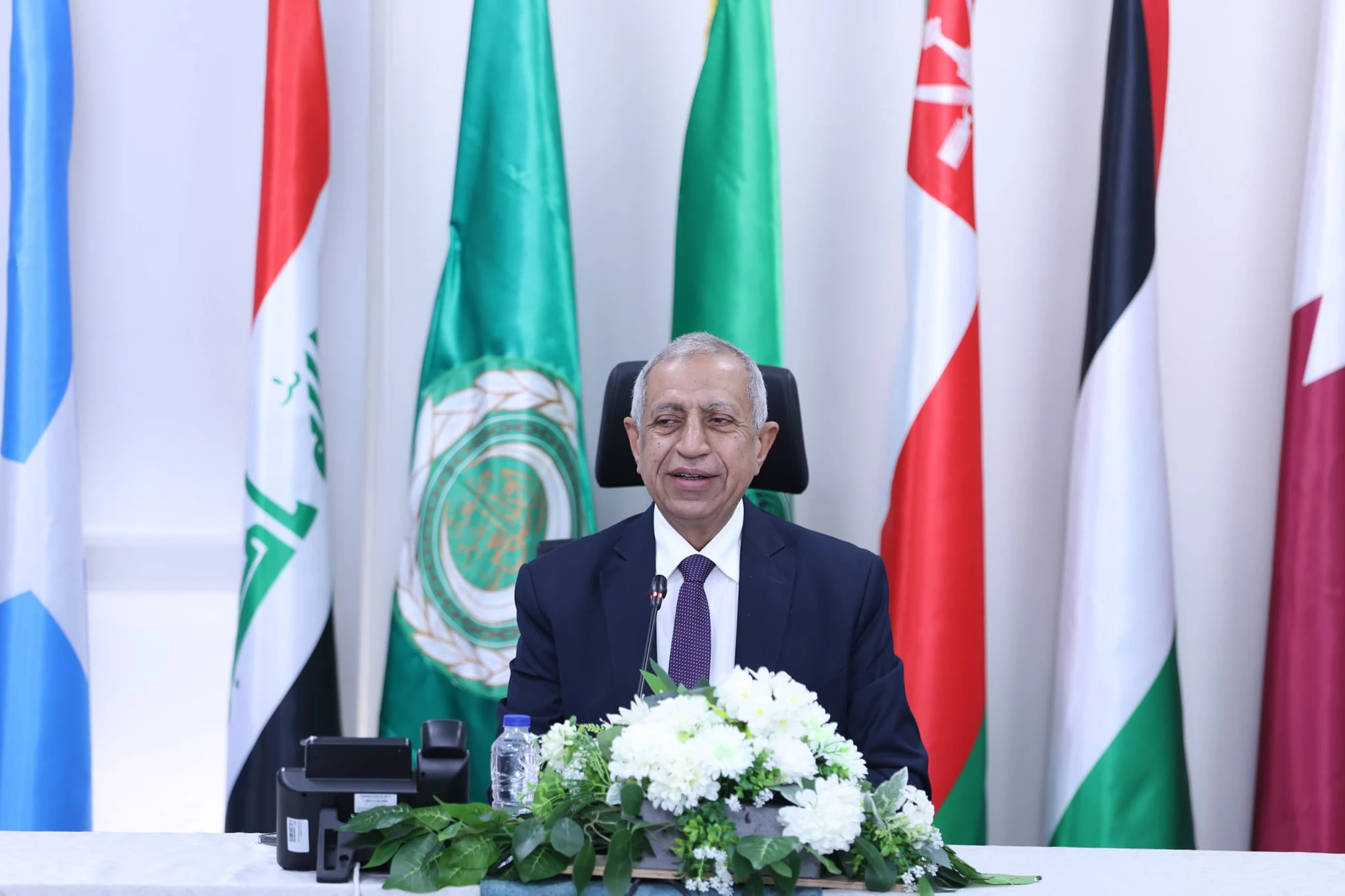 Professor Dr. Ismail Abdel Ghaffar chairs a strategic meeting