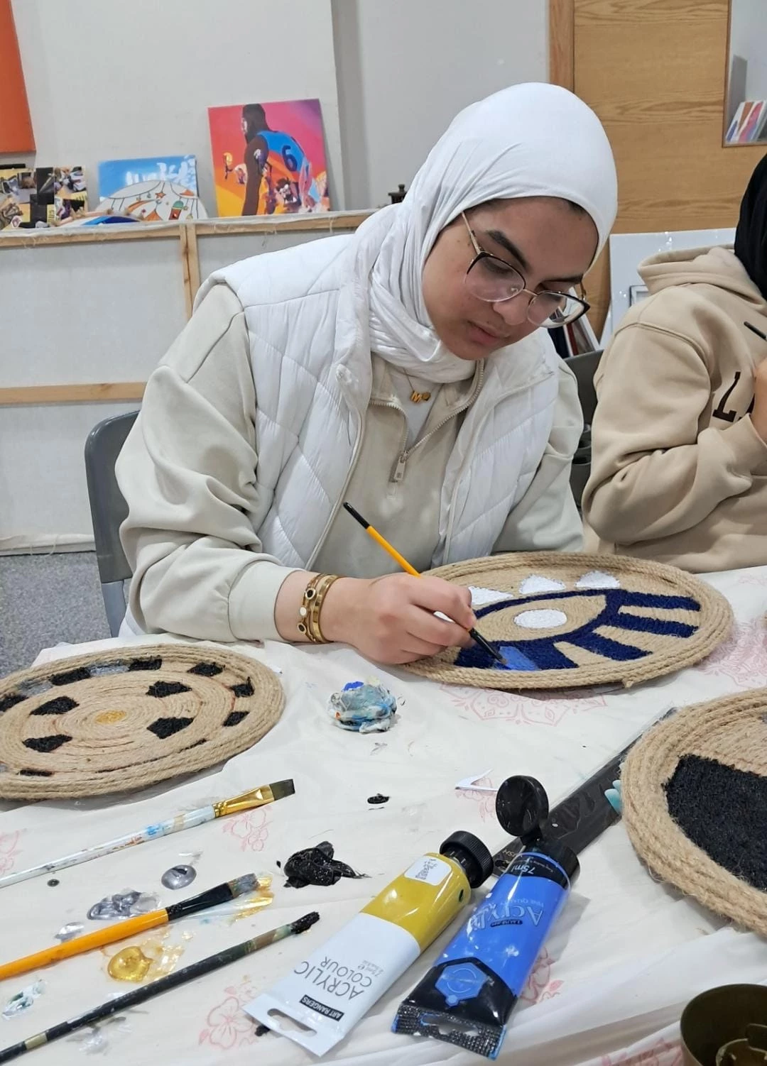 Threads of Creativity: The “Coil and Colour Art” Workshop Brightens the Academy Halls4