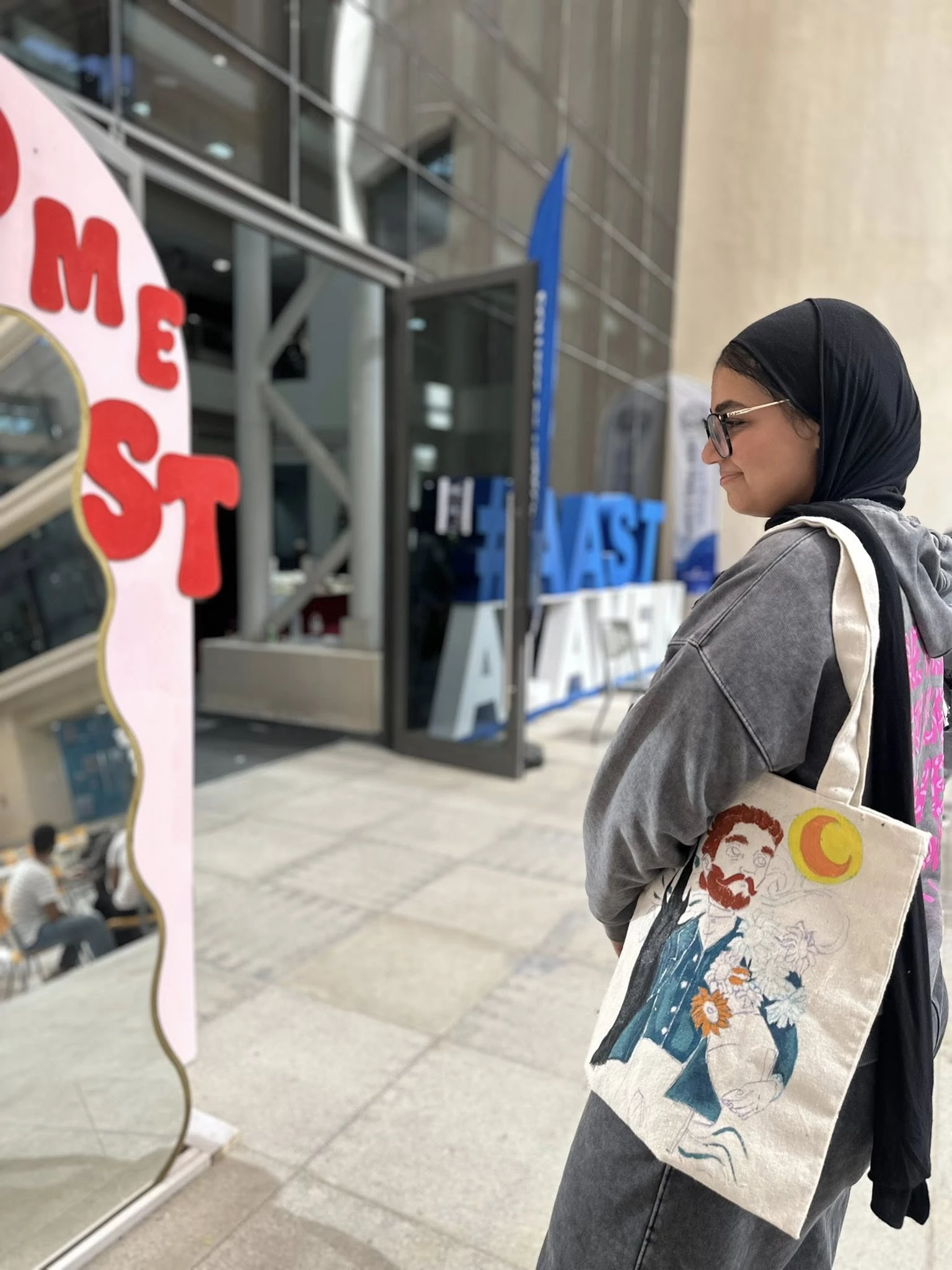 ورشة التوت باج بفرع العلمين إبداع فني وتصميمات طلابية مميزة