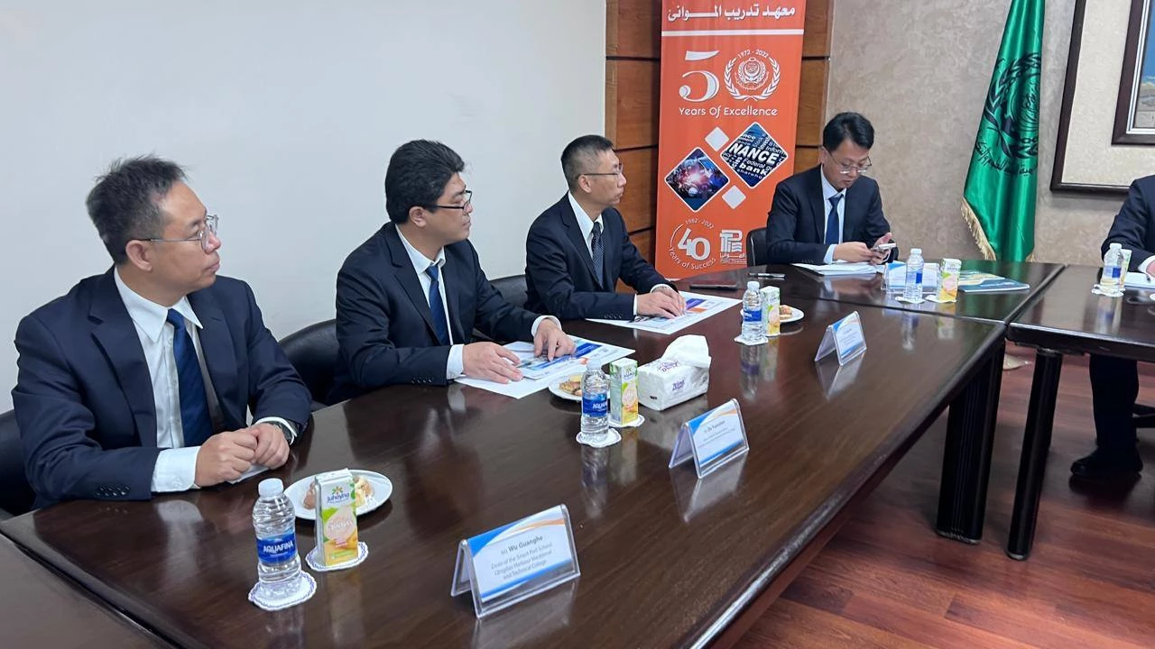 Port Training Institute welcomes a delegation from Qingdao Vocational and Technical College of Port and signs an agreement to train graduates in Chinese ports3