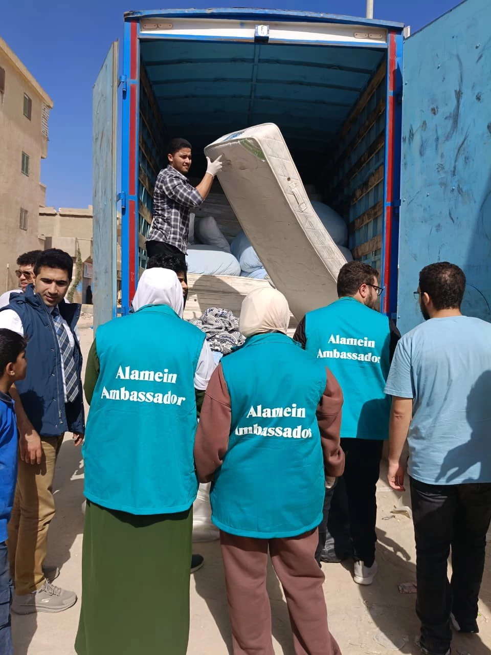 “Basmet Kheir” Family Launches a Community Initiative to Distribute Mattresses and Blankets to Needy Families in El-Dabaa8
