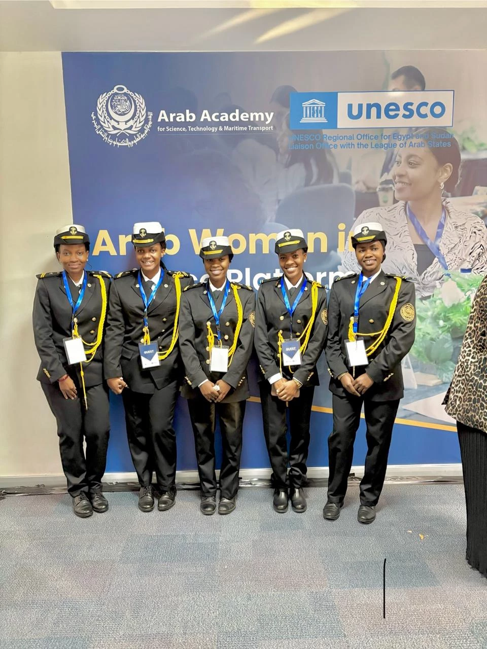 السيدات العربية في العلوم من الرؤية إلي التأثير