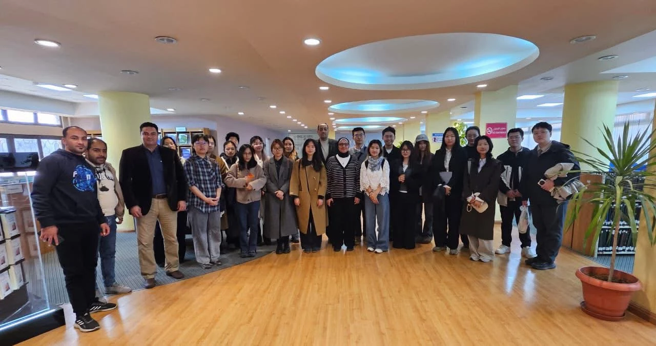 Fudan University students visit