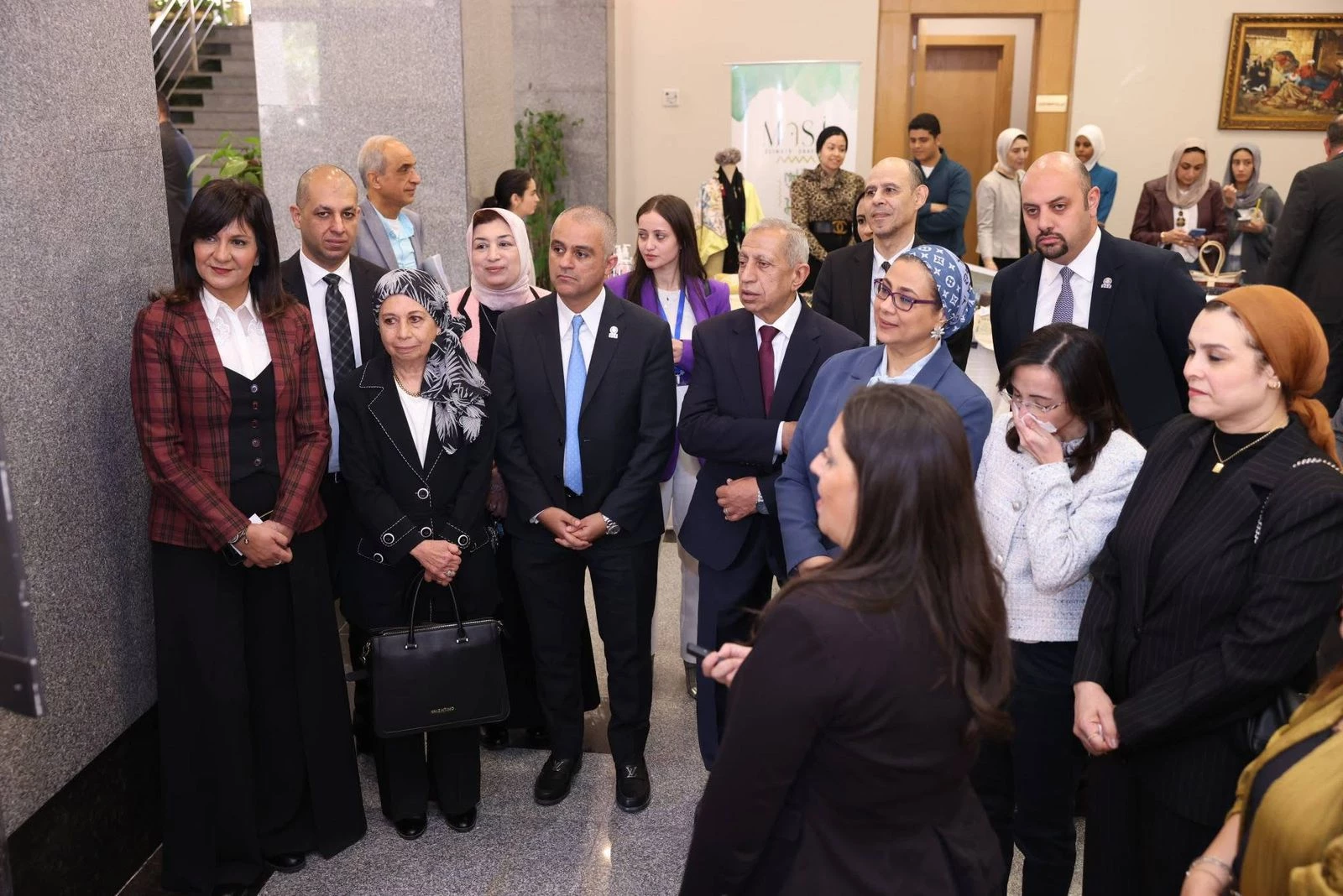 الأكاديمية العربية تشهد 