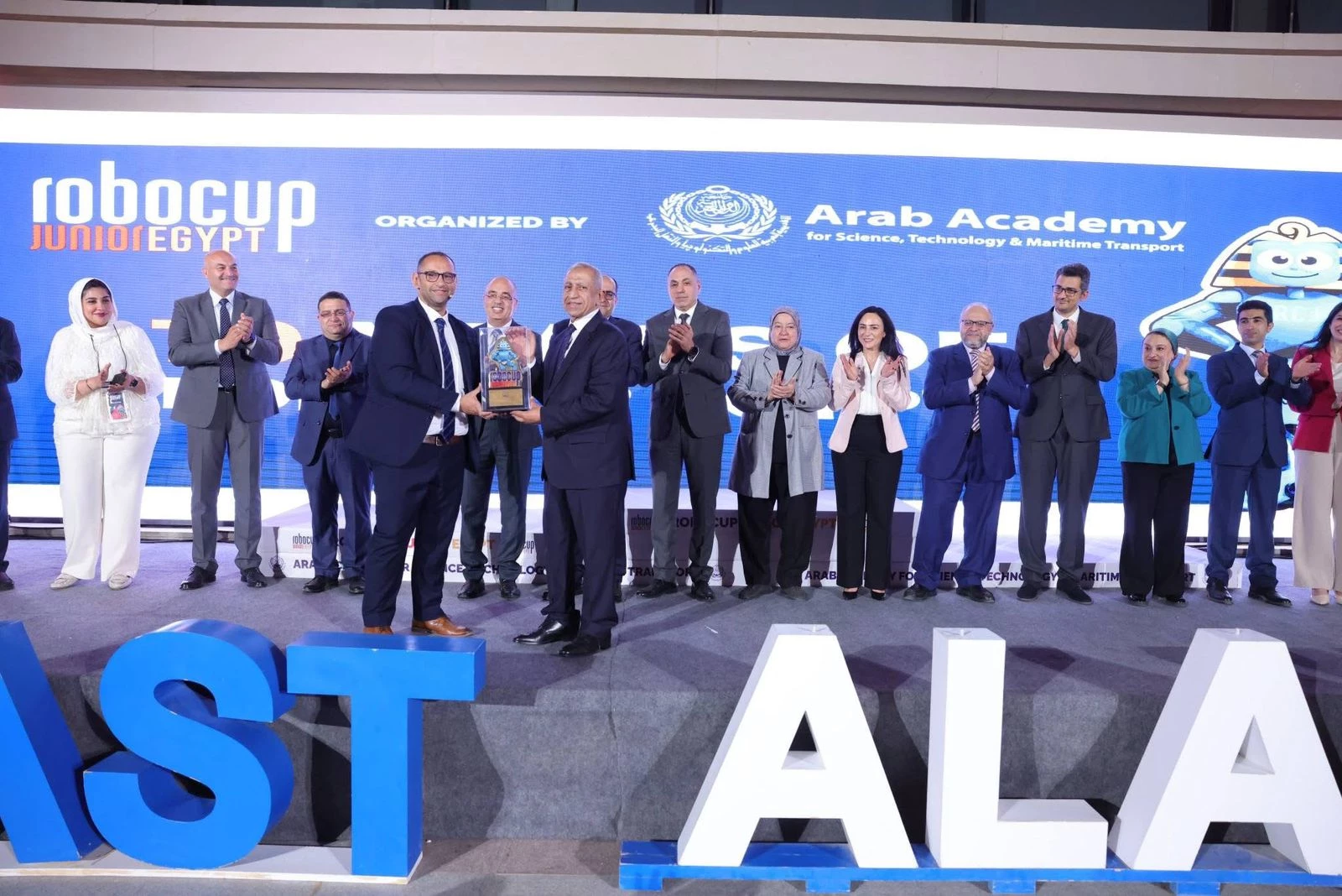 الأكاديمية العربية تختتم فعاليات مسابقة 