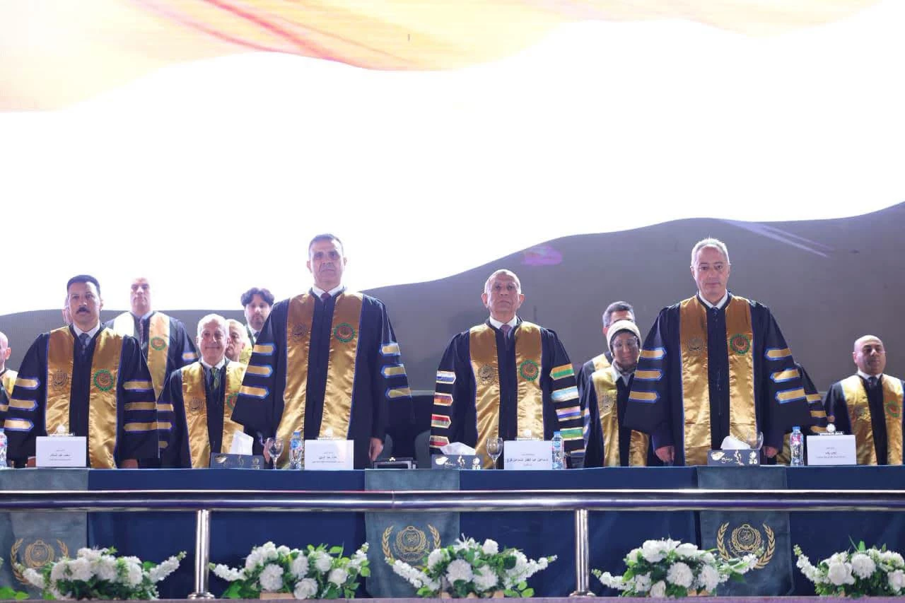 الأكاديمية العربية تحتفل بتخريج دفعة جديدة من كلية الدراسات العليا في الإدارة بالإسكندرية
