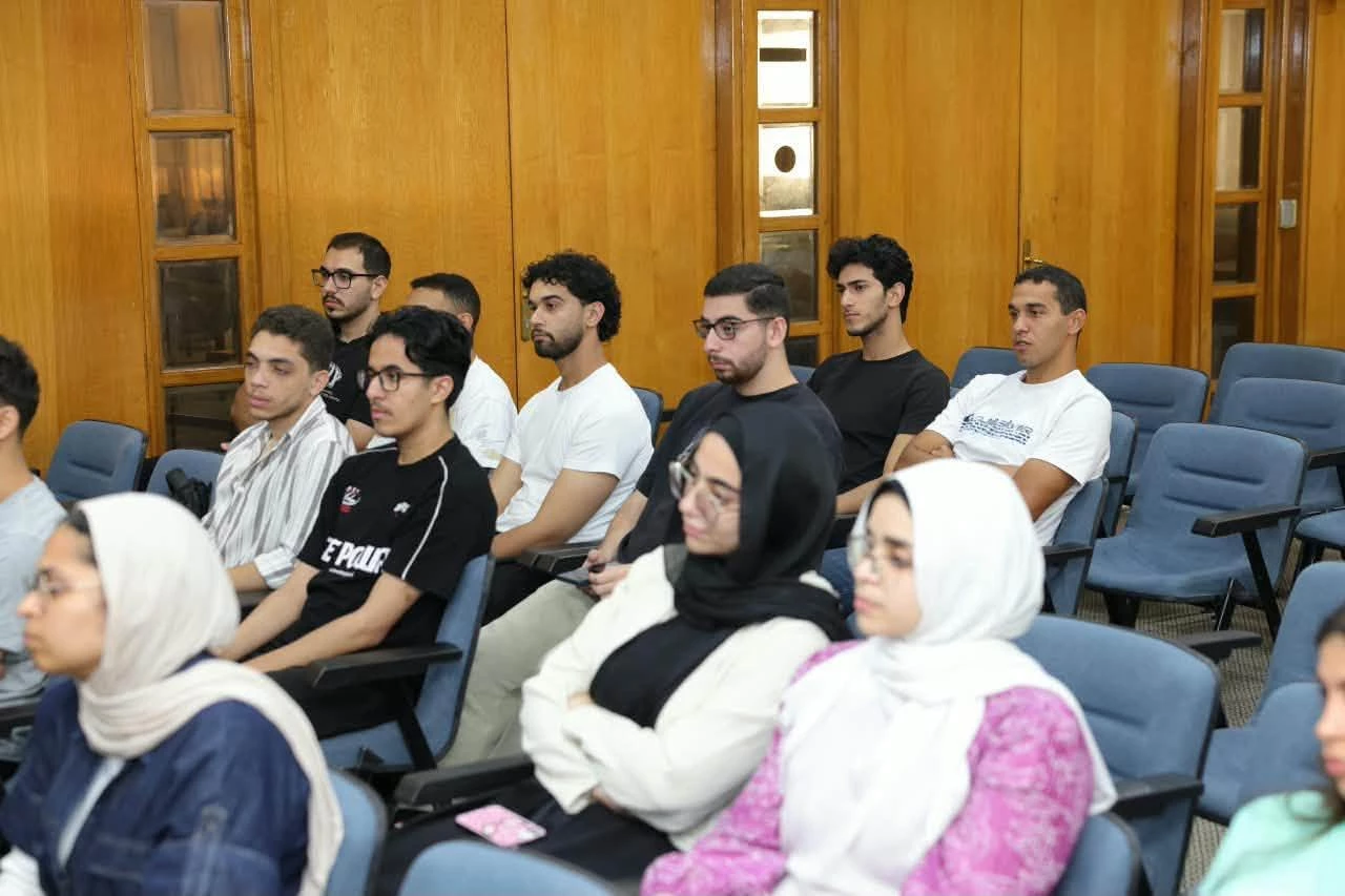 احتفالية بطلاب ورشة عمل  مبادئ تصميم الأقمار الصناعية CubeSat