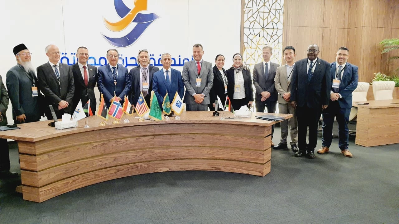 Signing a cooperation agreement with Netherlands Maritime University of Technology, Malaysia, on the sidelines of the North Africa International Conference and Exhibition for Ports and Free Zones.4