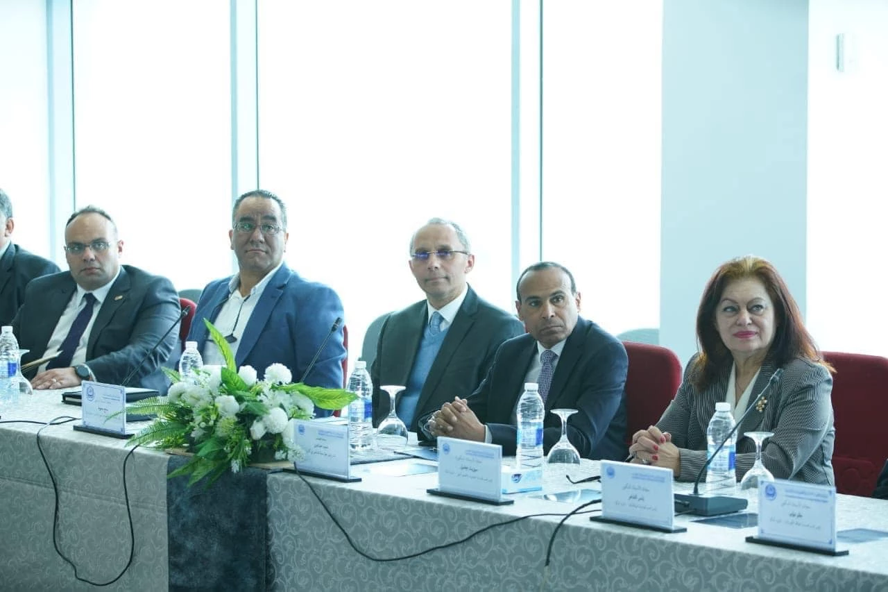 In line with its commitment to continuous development of educational services and bridging the gap between education and the demands of the job market and industry, Dr. Ismail Abdul Ghaffar, President of the Arab Academy for Science, Technology, and Maritime Transport, participates in the Industry Advisory Council Meeting at the College of Engineering and Technology in the Academy's Smart Village campus.7