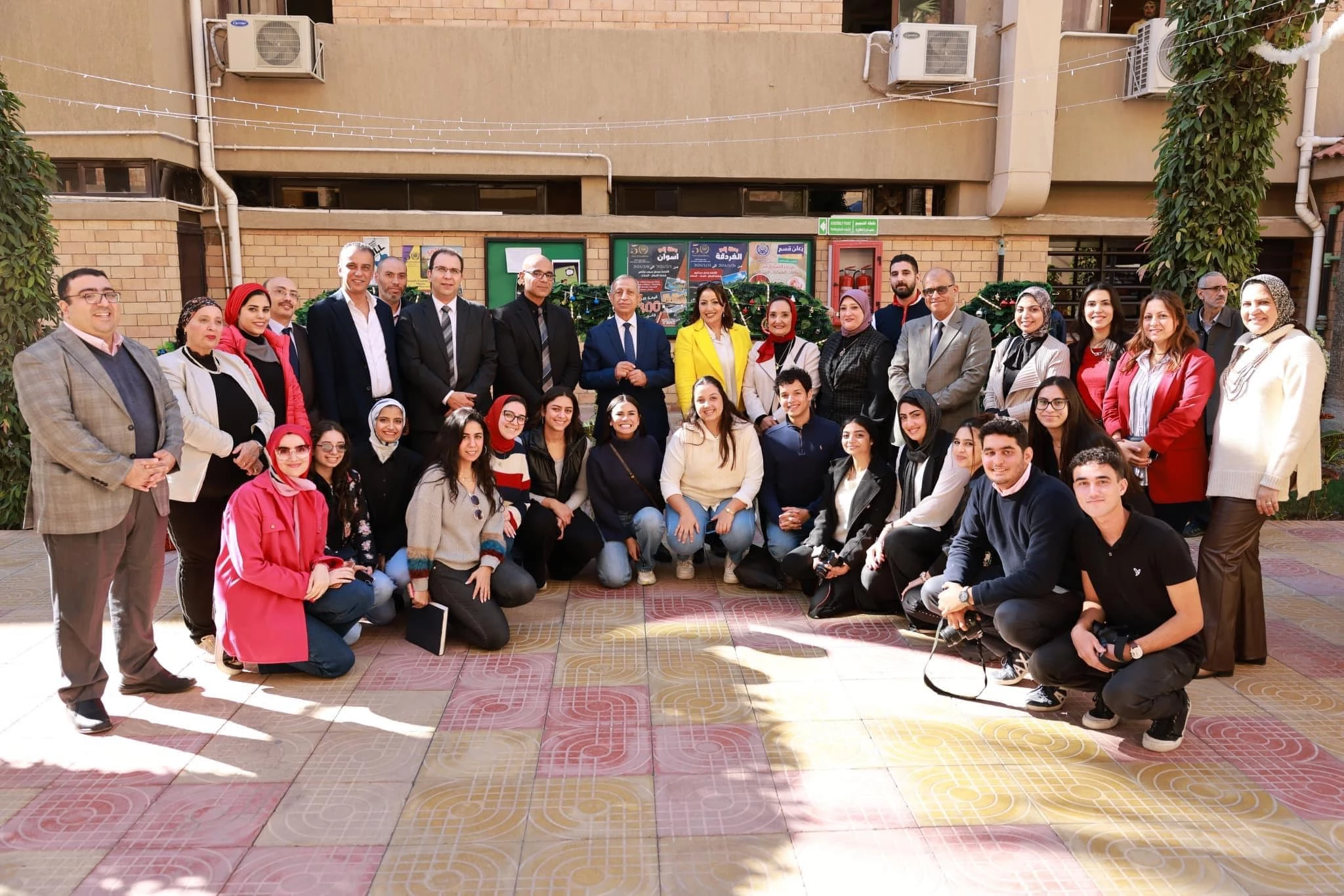 His Excellency Professor Dr., President of the Arab Academy for Science, Technology and Maritime Transport, opened the closing ceremony of activities and the exhibition of fine arts and handicrafts for students of the Faculties of Management, Technology, Language and Media in Miami on: 1/4/20248