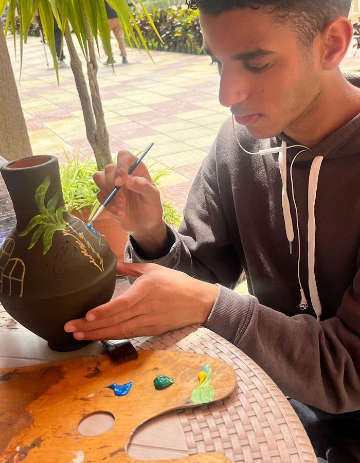 The Department of Cultural and Social Activities in Miami organized a pottery painting workshop today, Tuesday, April 23, 20244