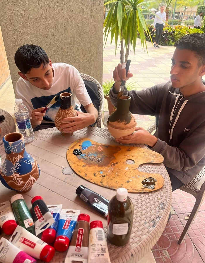 The Department of Cultural and Social Activities in Miami organized a pottery painting workshop today, Tuesday, April 23, 20244