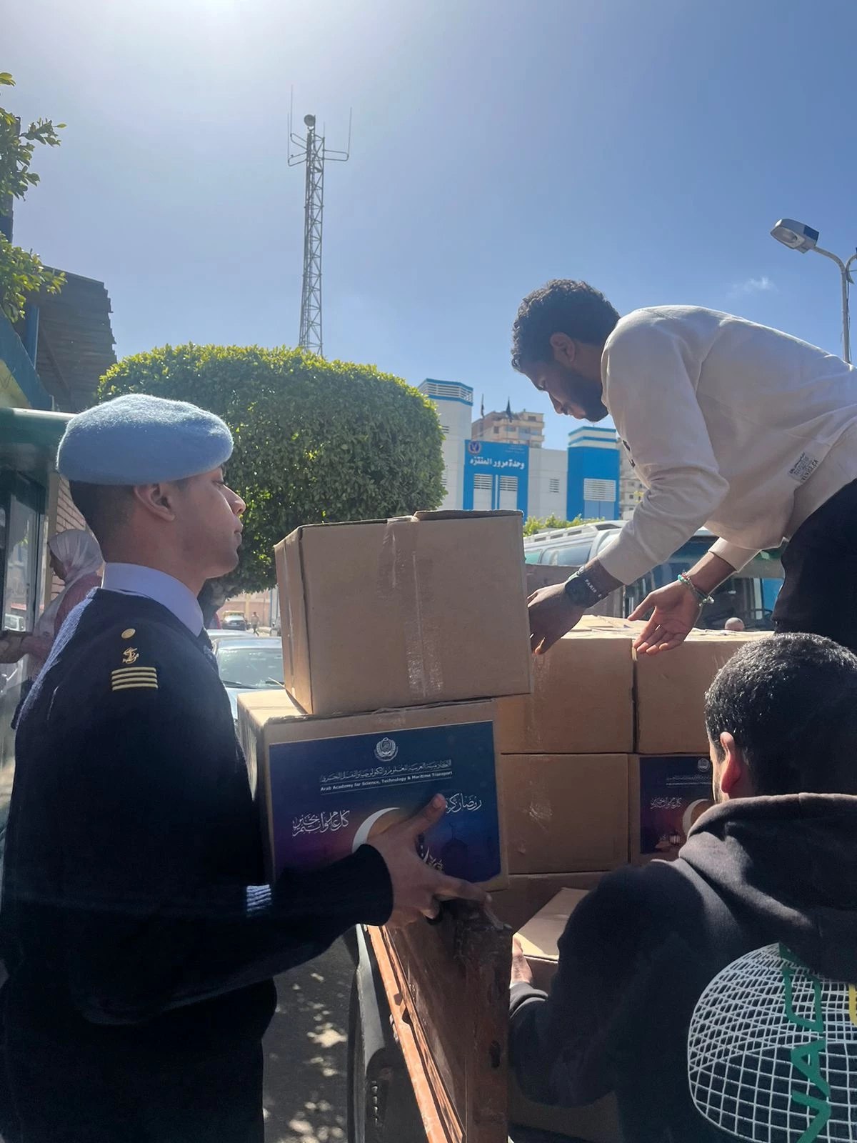 Participation of students from the College of Maritime Transport and Technology in distributing charity bags before the beginning of the holy month3